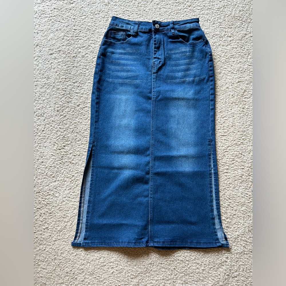 Long denim skirt - Medium